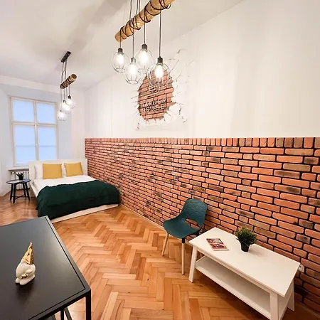 3d Florianska 15 *