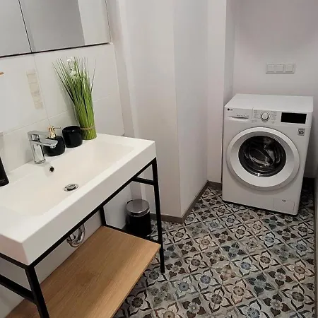 3d Florianska 15 *